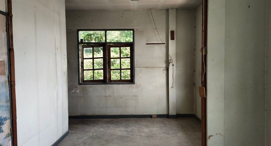 For sale studio house in Bang Phlat, Bangkok