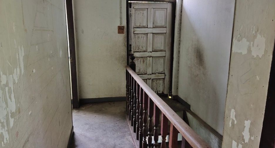 For sale studio house in Bang Phlat, Bangkok