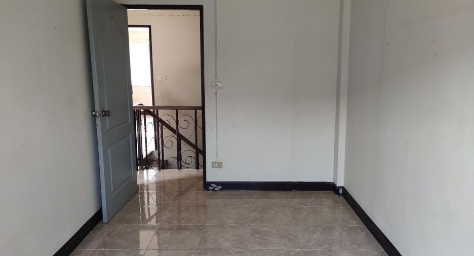 Casa en venta de estudio en Bang Khun Thian, Bangkok