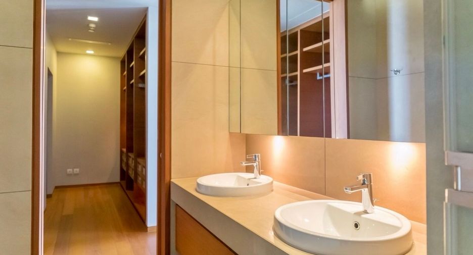 À vendre 2 chambres condo à Sathon, Bangkok