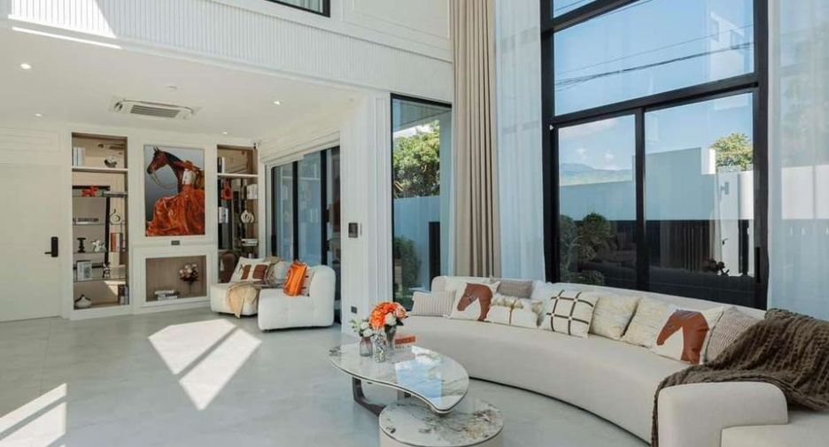 For rent 4 bedrooms house in Mueang Chiang Mai, Chiang Mai