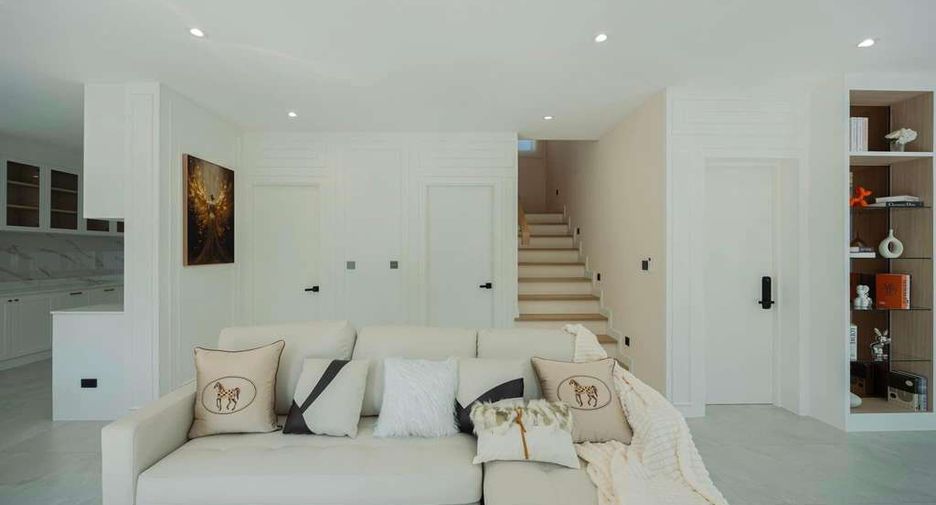 For rent 4 bedrooms house in Mueang Chiang Mai, Chiang Mai