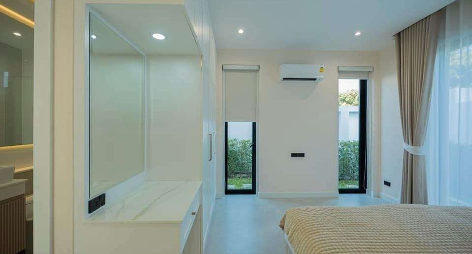 For rent 4 bedrooms house in Mueang Chiang Mai, Chiang Mai