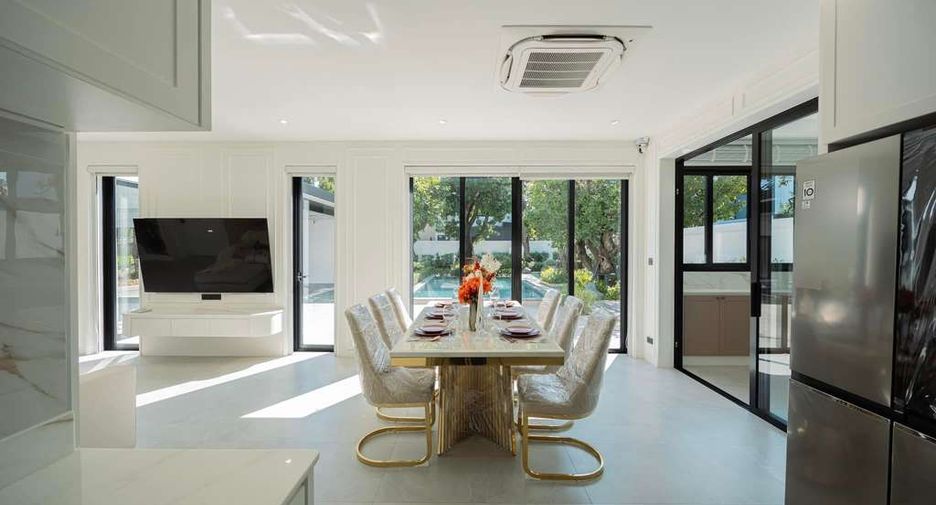 For rent 4 bedrooms house in Mueang Chiang Mai, Chiang Mai