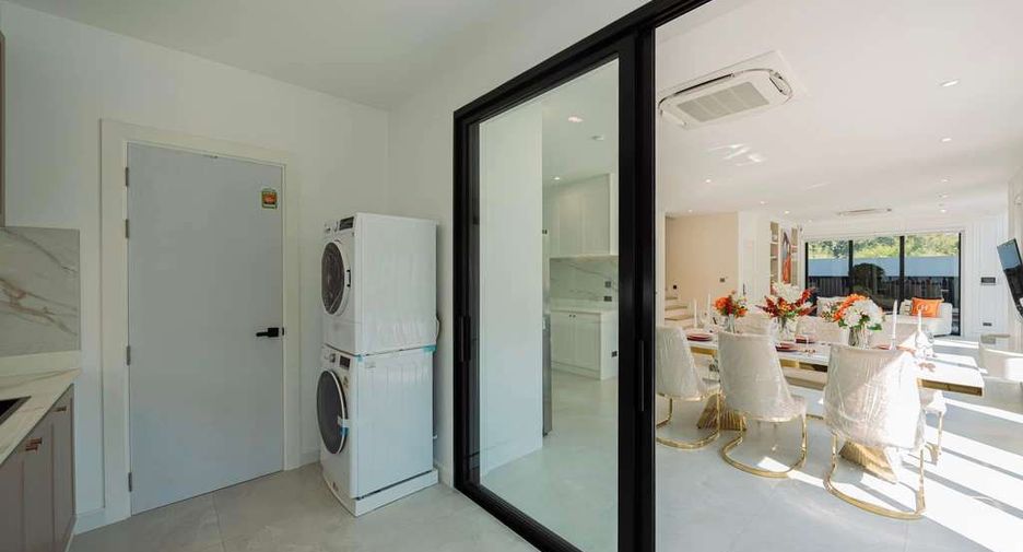 For rent 4 bedrooms house in Mueang Chiang Mai, Chiang Mai