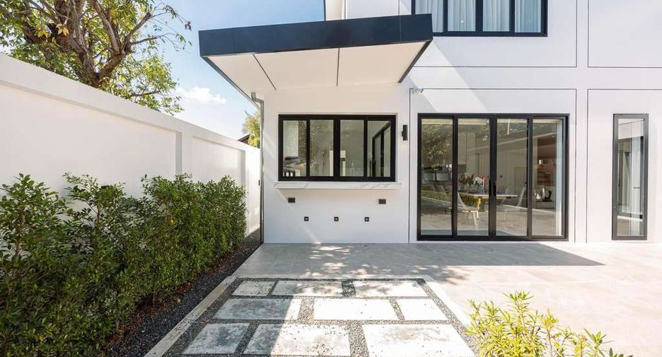 For rent 4 bedrooms house in Mueang Chiang Mai, Chiang Mai