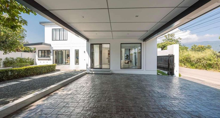 For rent 4 bedrooms house in Mueang Chiang Mai, Chiang Mai