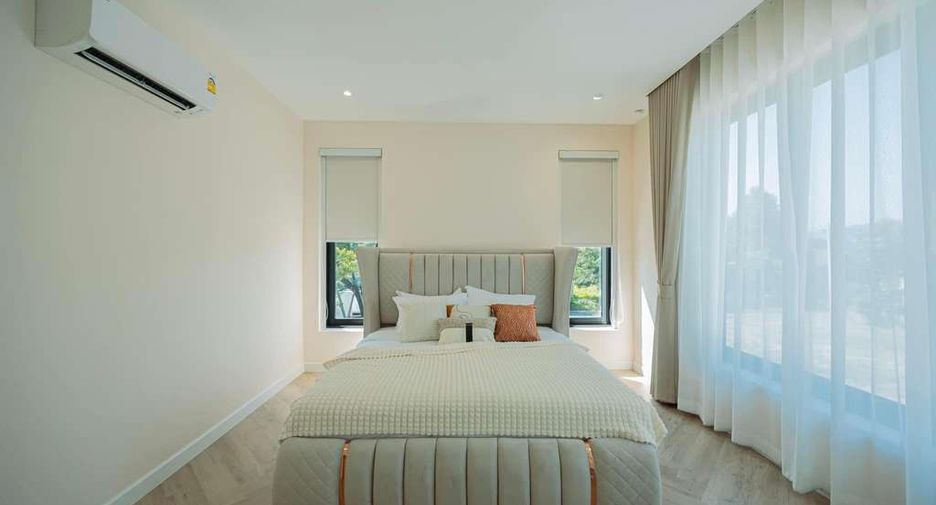 For rent 4 bedrooms house in Mueang Chiang Mai, Chiang Mai