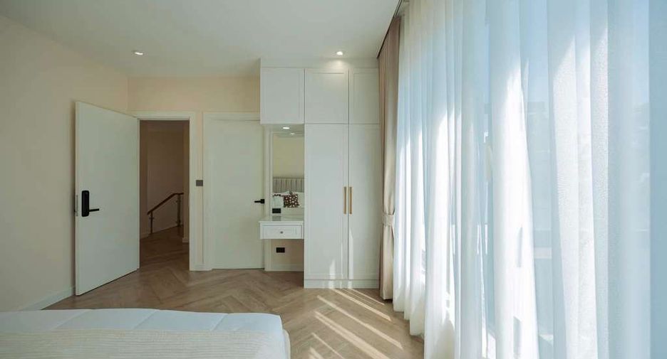 For rent 4 bedrooms house in Mueang Chiang Mai, Chiang Mai