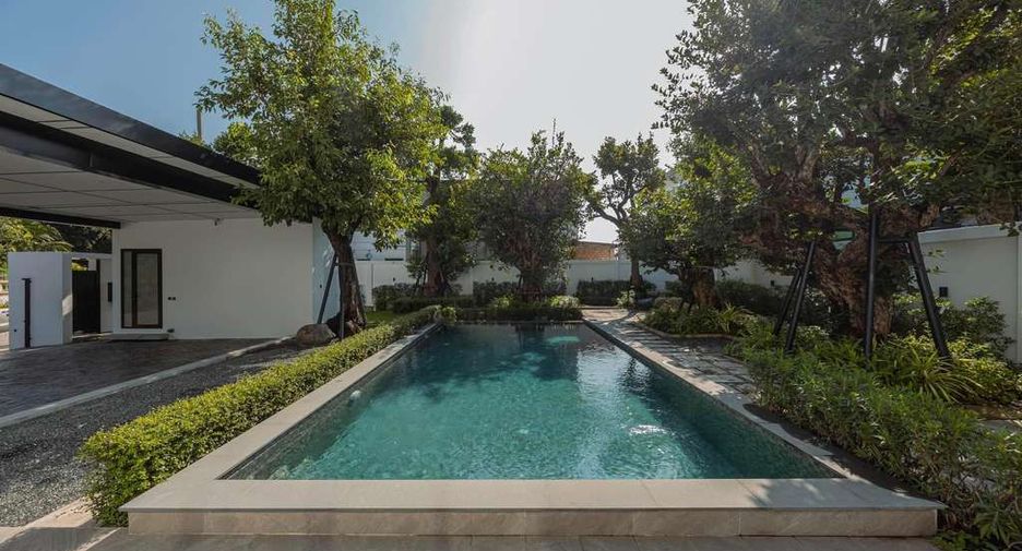 For rent 4 bedrooms house in Mueang Chiang Mai, Chiang Mai