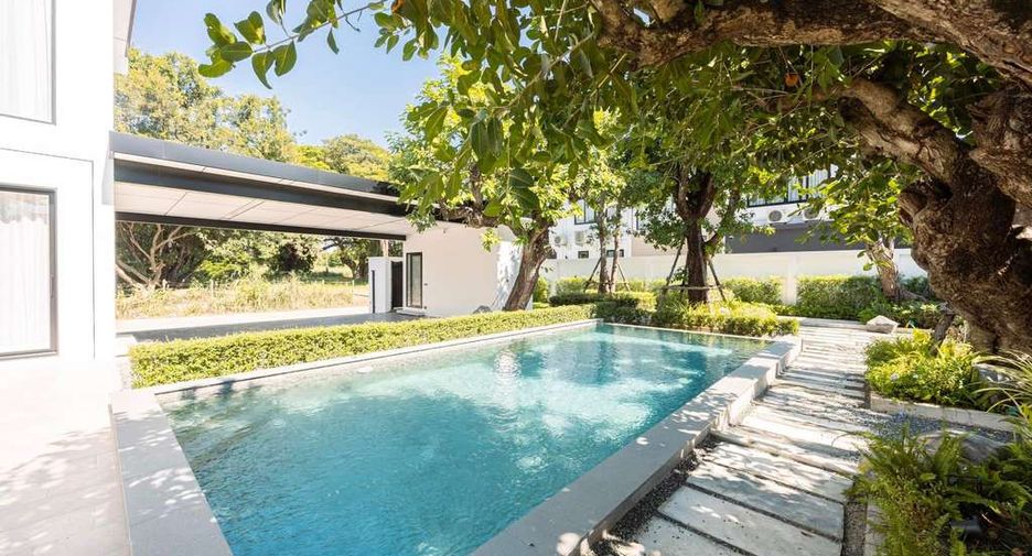 For rent 4 bedrooms house in Mueang Chiang Mai, Chiang Mai