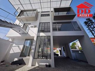 For rent and for sale office in Bang Na, Bangkok