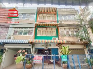For sale 3 bedrooms retail Space in Chatuchak, Bangkok