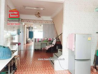 For sale 3 bedrooms retail Space in Chatuchak, Bangkok