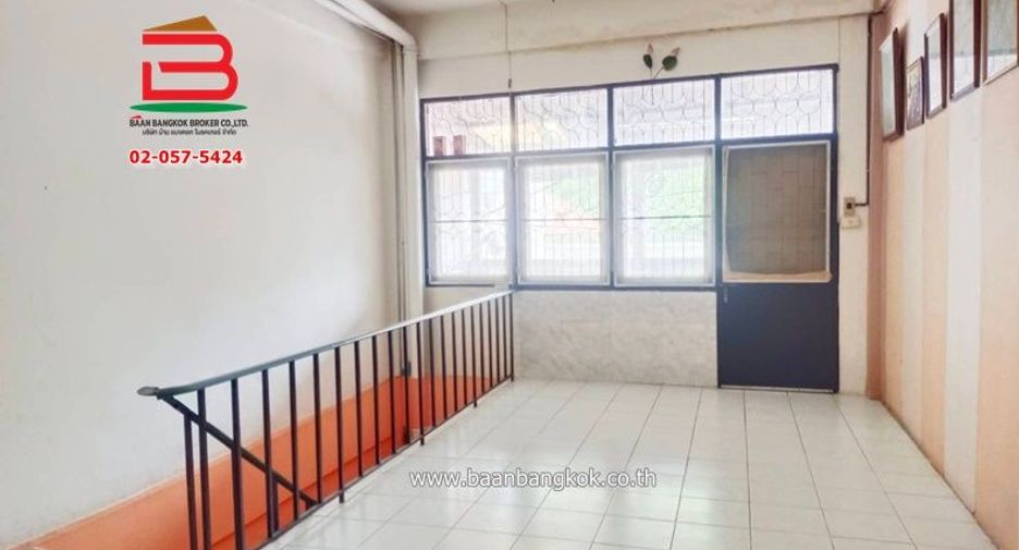 For sale 3 bedrooms retail Space in Chatuchak, Bangkok