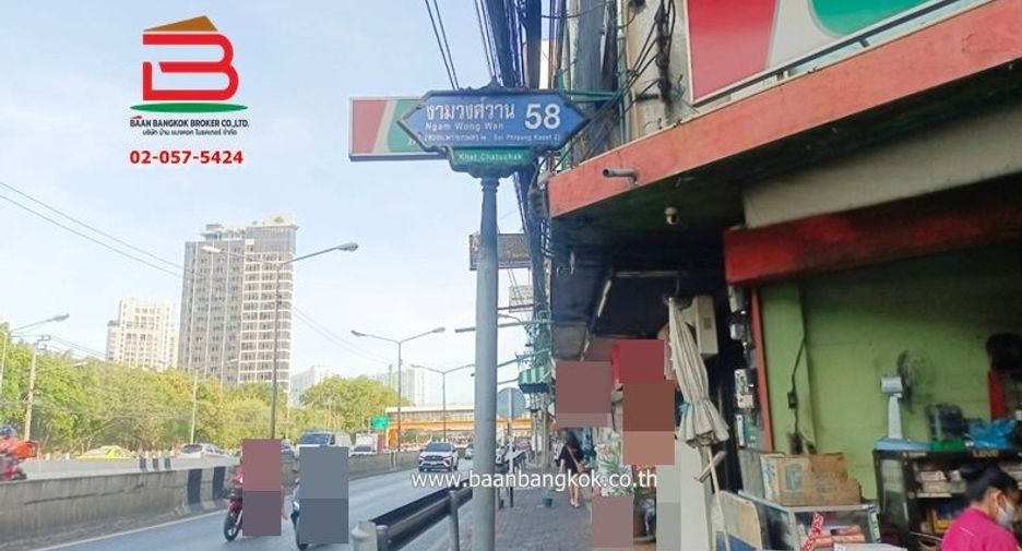 For sale 3 bedrooms retail Space in Chatuchak, Bangkok