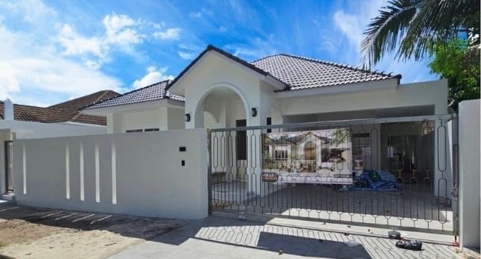 For rent and for sale 5 bedrooms villa in Mueang Phuket, Phuket