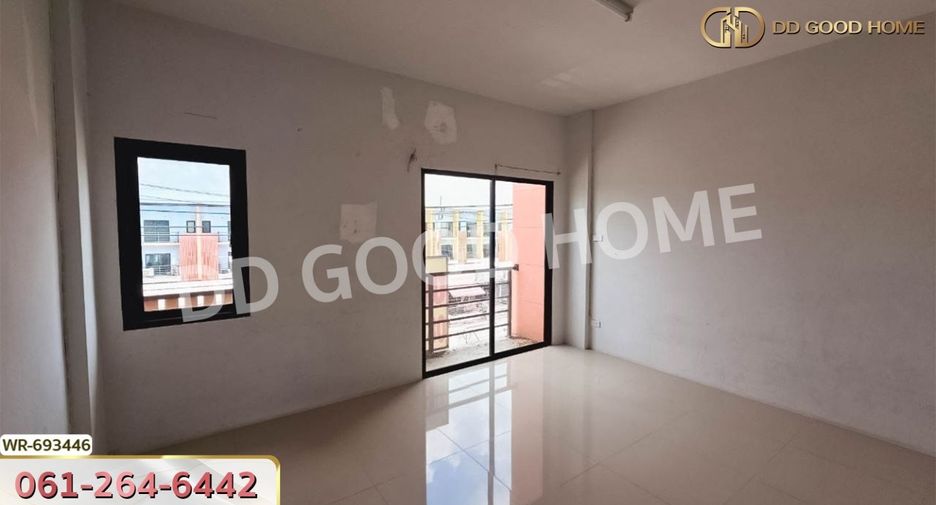 Local comercial en venta de 5 habitaciones en Sai Noi, Nonthaburi