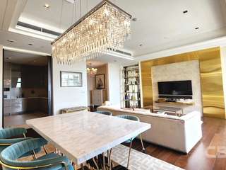 For sale 3 bedrooms condo in Khlong Toei, Bangkok