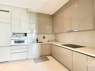 For sale 3 bedrooms condo in Khlong Toei, Bangkok
