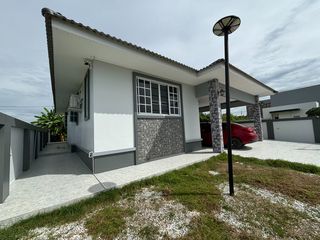 出售 3 卧室 独立屋 在 Ban Chang, Rayong