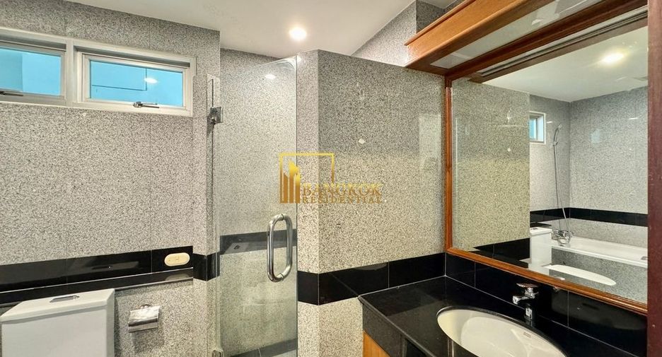 For rent 3 bedrooms condo in Pathum Wan, Bangkok