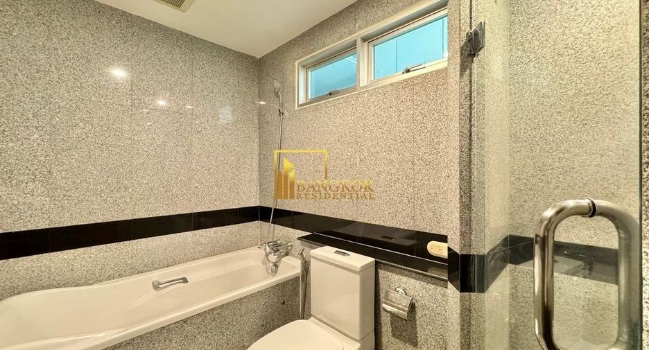 For rent 3 bedrooms condo in Pathum Wan, Bangkok