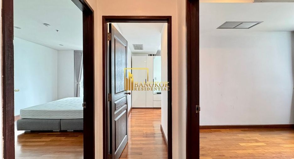 For rent 3 bedrooms condo in Pathum Wan, Bangkok