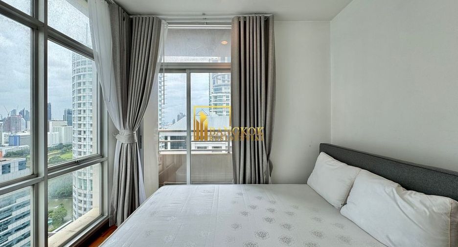 For rent 3 bedrooms condo in Pathum Wan, Bangkok