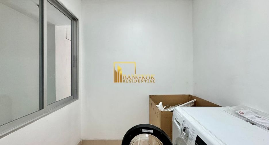 For rent 3 bedrooms condo in Pathum Wan, Bangkok