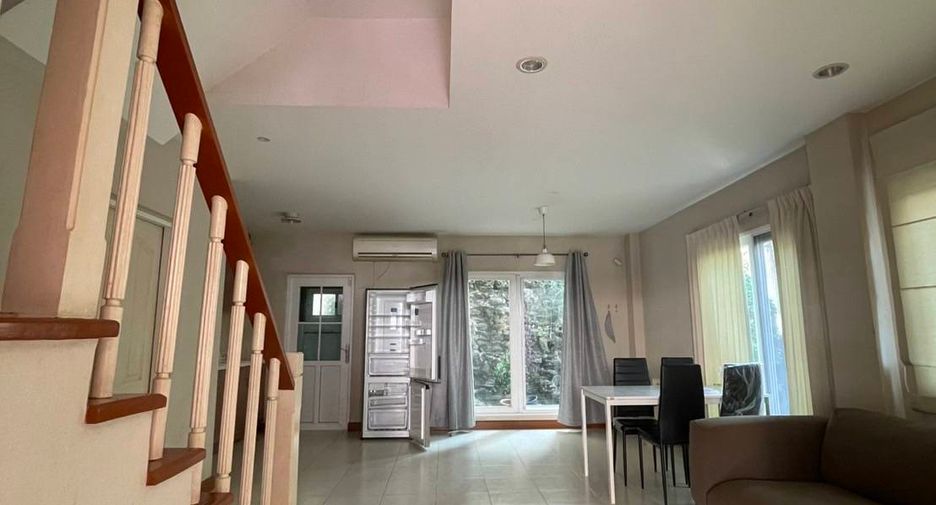 For rent 3 bedrooms house in Bang Kapi, Bangkok