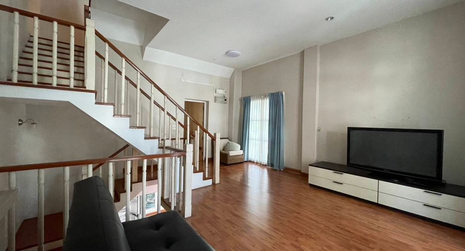 For rent 3 bedrooms house in Bang Kapi, Bangkok