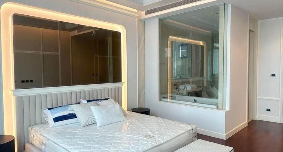 For rent 2 bedrooms condo in Khlong Toei, Bangkok
