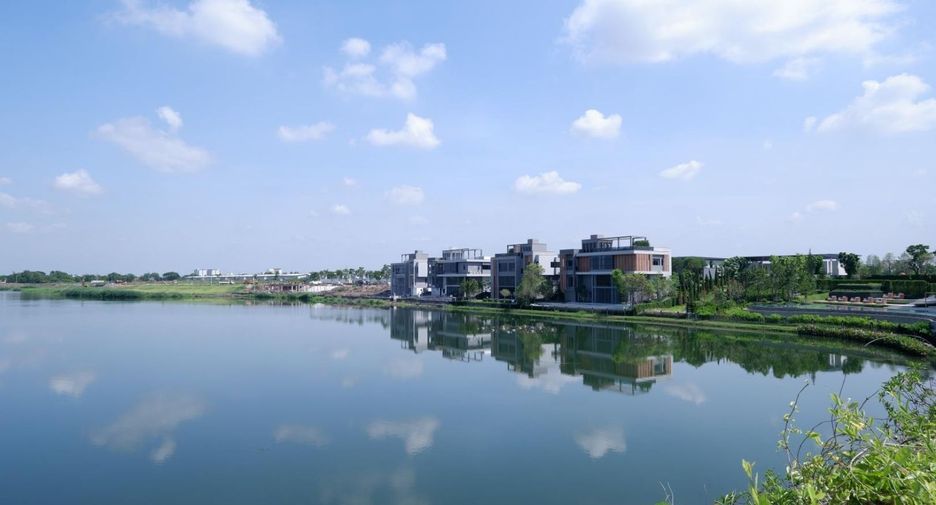 For sale 4 bedrooms house in Bang Phli, Samut Prakan