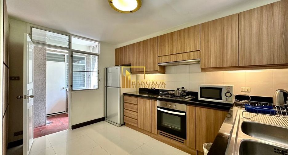 For rent 2 bedrooms apartment in Khlong Toei, Bangkok