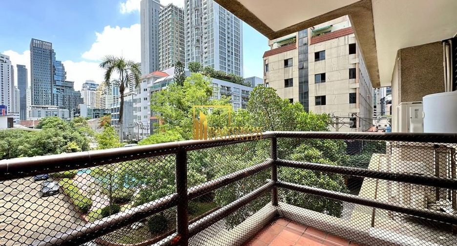 For rent 2 bedrooms apartment in Khlong Toei, Bangkok