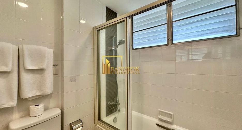 For rent 2 bedrooms apartment in Khlong Toei, Bangkok