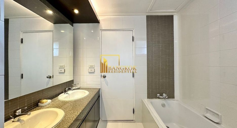 For rent 4 bedrooms apartment in Khlong Toei, Bangkok