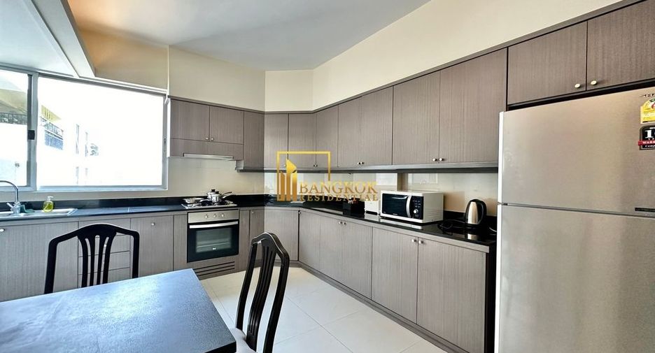 For rent 4 bedrooms apartment in Khlong Toei, Bangkok