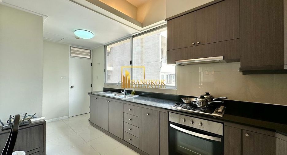 For rent 4 bedrooms apartment in Khlong Toei, Bangkok
