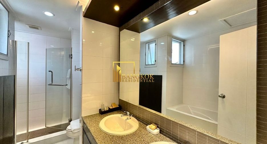 For rent 4 bedrooms apartment in Khlong Toei, Bangkok