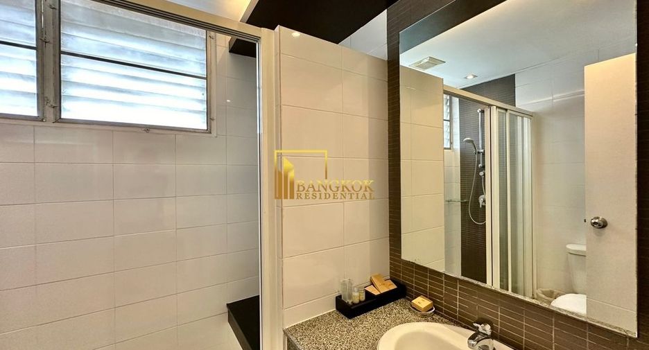 For rent 4 bedrooms apartment in Khlong Toei, Bangkok