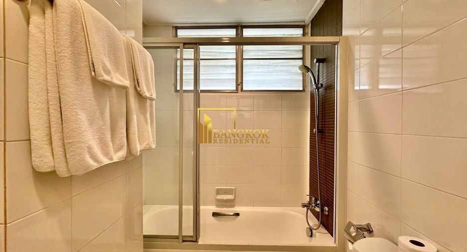 For rent 4 bedrooms apartment in Khlong Toei, Bangkok