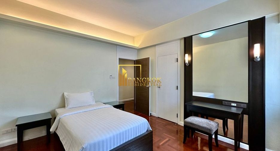 For rent 4 bedrooms apartment in Khlong Toei, Bangkok