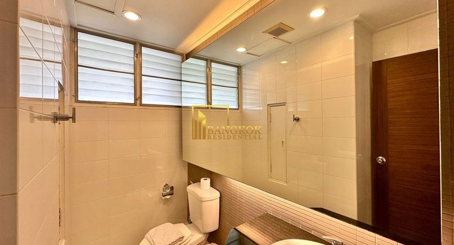 For rent 4 bedrooms apartment in Khlong Toei, Bangkok