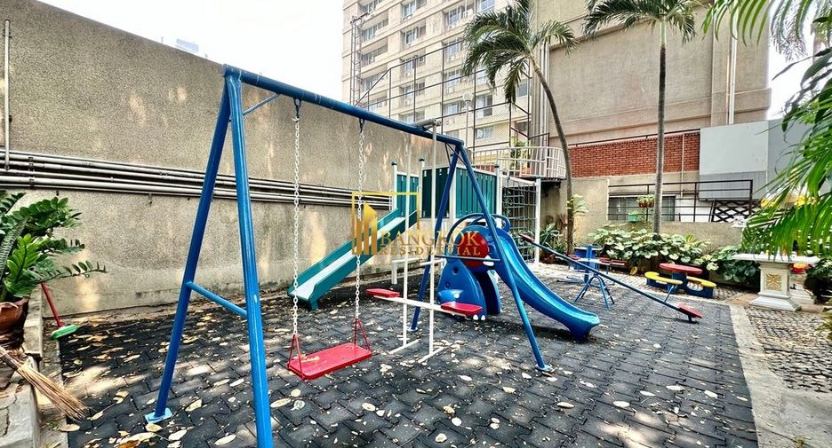 For rent 4 bedrooms apartment in Khlong Toei, Bangkok