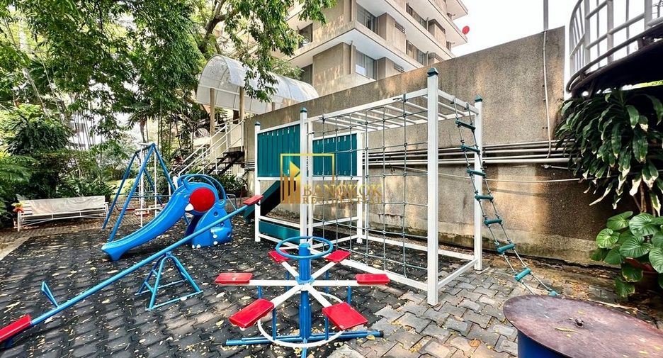 For rent 4 bedrooms apartment in Khlong Toei, Bangkok