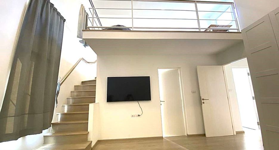 Casa adosada en alquiler de 3 habitaciones en Prawet, Bangkok