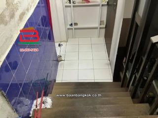 For sale 3 bedrooms retail Space in Huai Khwang, Bangkok