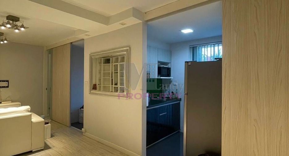 For sale 2 bed condo in Huai Khwang, Bangkok